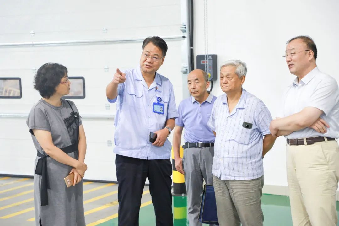中国工程院制作业钻研室主任屈贤明一行到秦川集团调研