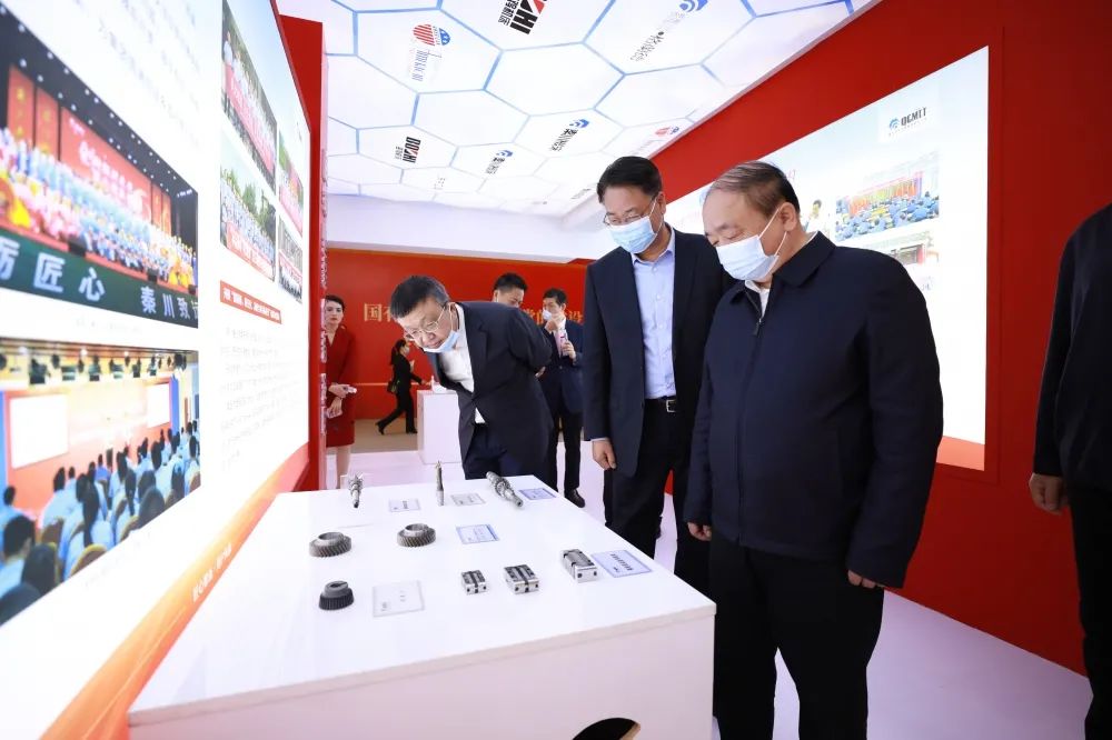 陕西省委常委、组织部长张广智莅临秦川集团展位