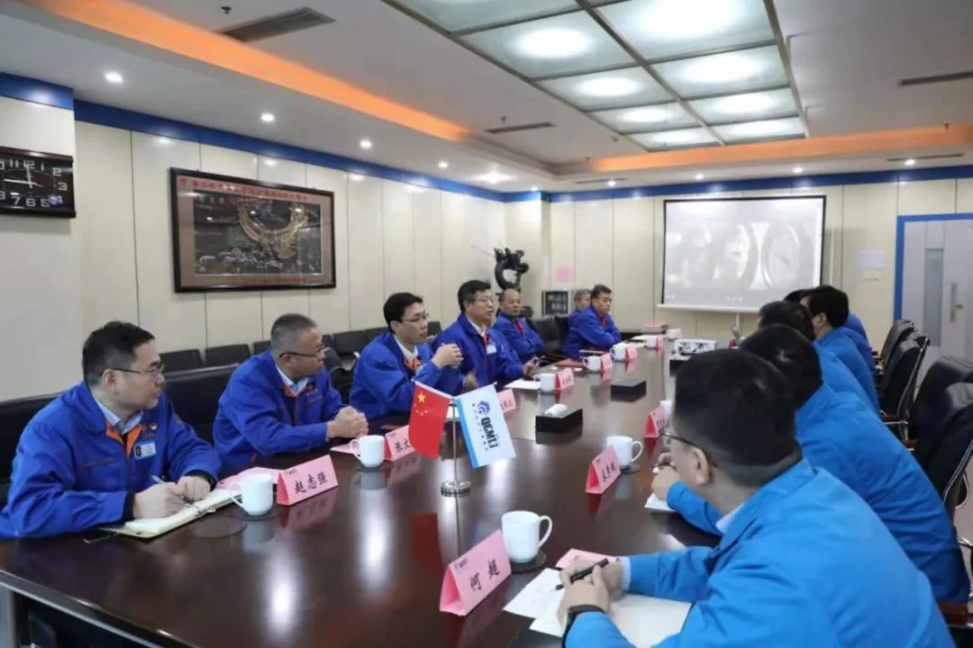 法士特集团辅导干部到秦川集团参观互换